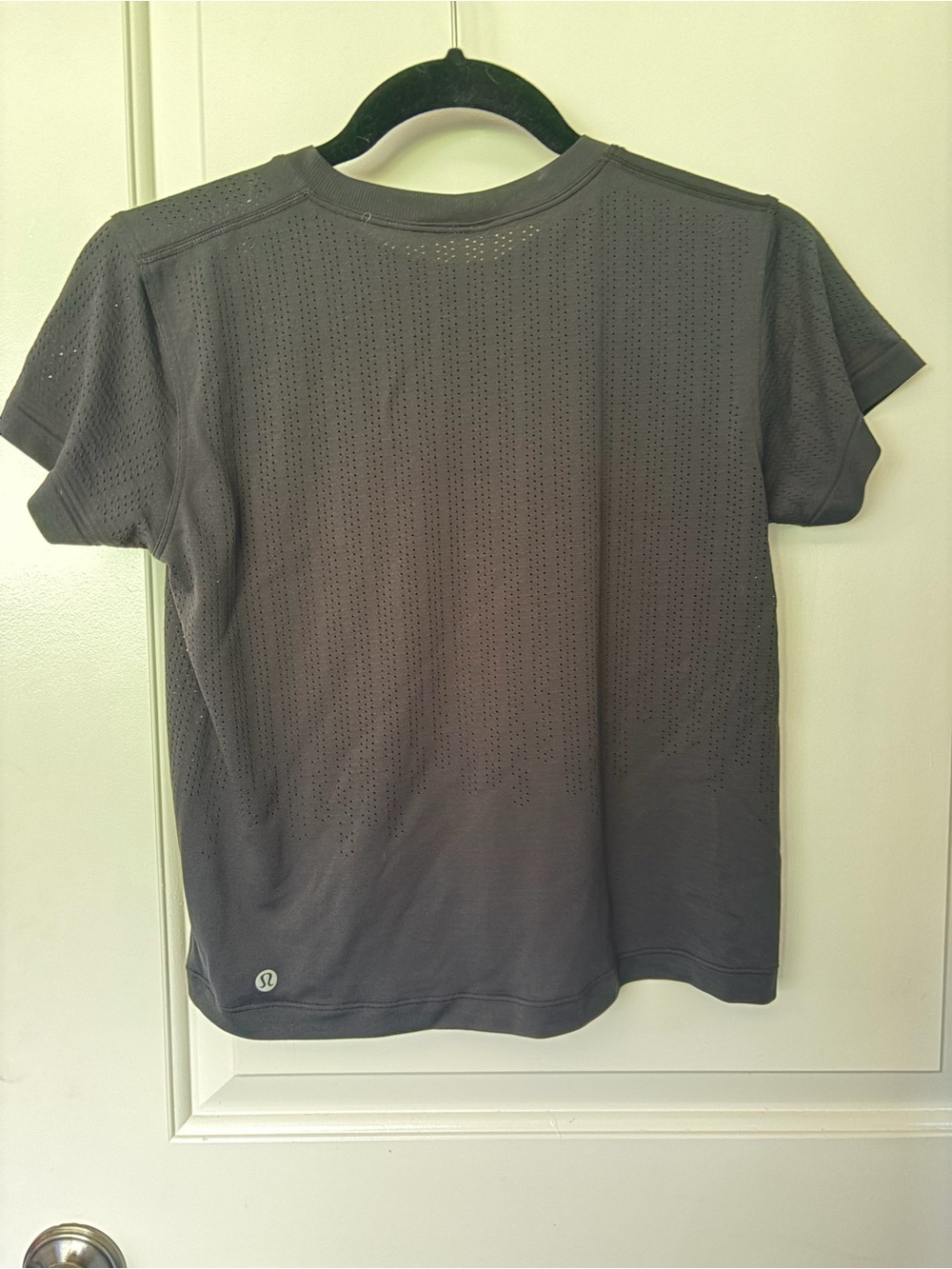lululemon athletica Black Short-Sleeve Perforated Crew Tee - Picture 3 of 5